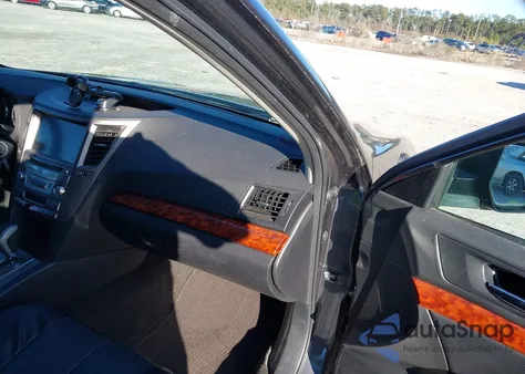 2011 Subaru Outback 3.6R Limited z USA, uszkodzony, nr VIN 4S4BRDLC6B2432168